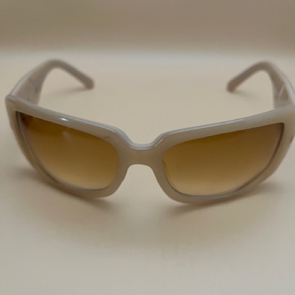Burberry beige Oversize Gradient Sunglasses - Picture 2 of 5